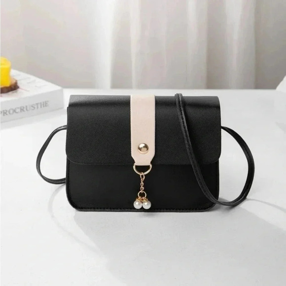 Handbags - ⚠️Clearance Black And White Color Block Square Crossbody Bag